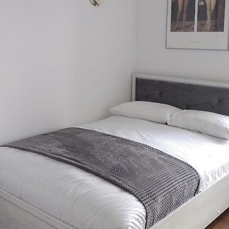 Premium Class Apartment, Free Parking, Maximum 5 Guests, 2 Bedrooms, 3 Beds Riga Luaran gambar